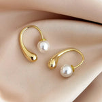 Load image into Gallery viewer, Kelly Pearl Hug Earrings