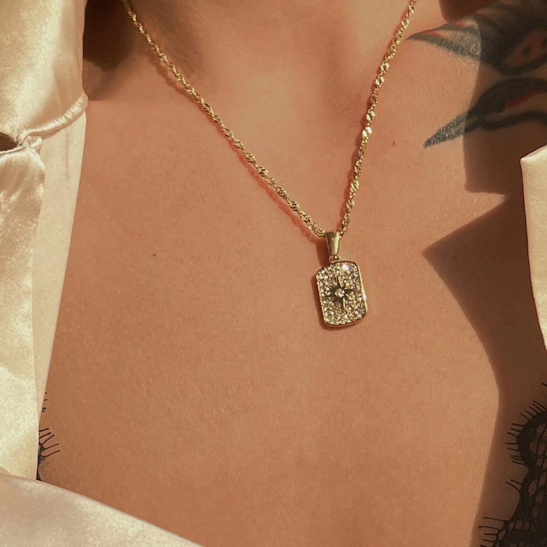 Astra Twisted Pendant & Chain Necklace